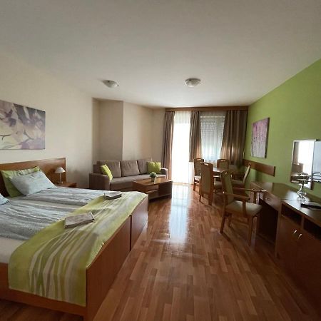 Rosemary Apartmanok, Rose, Lili, Mary1, Mary2 Хайдусобосло Экстерьер фото