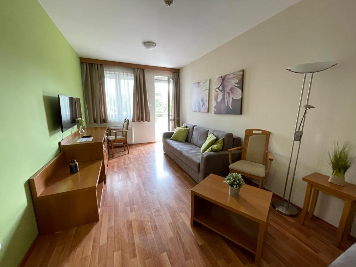 Rosemary Apartmanok, Rose, Lili, Mary1, Mary2 Хайдусобосло Экстерьер фото