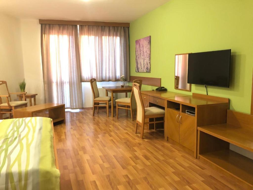 Rosemary Apartmanok, Rose, Lili, Mary1, Mary2 Хайдусобосло Экстерьер фото